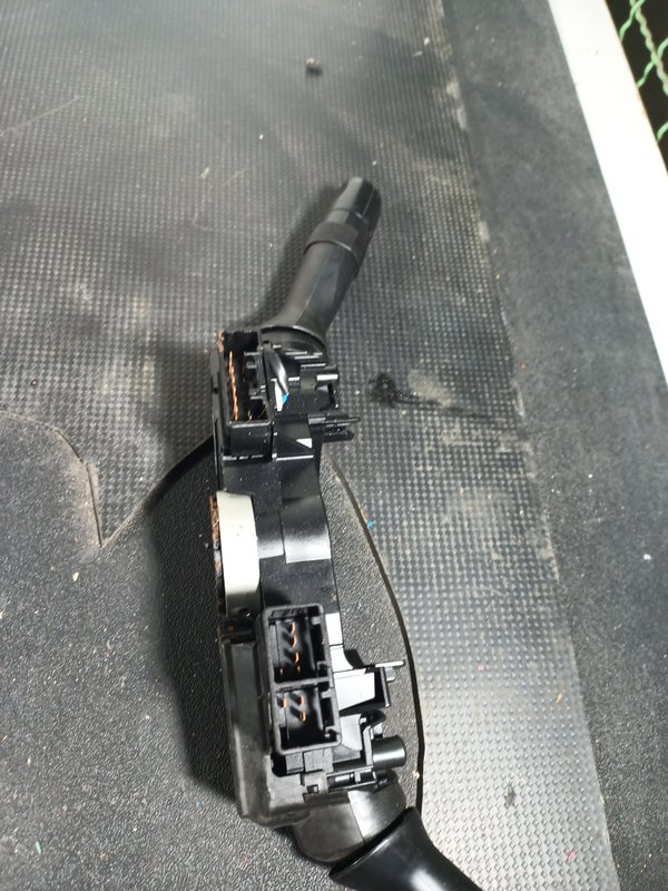 Comutador Manetes Piscas Escovas TOYOTA YARIS 173848