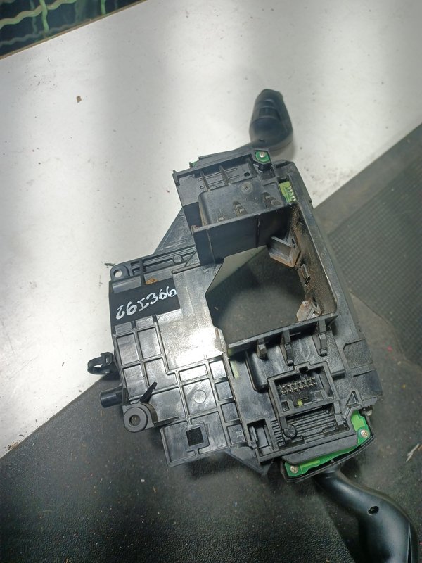 Comutador Manetes Piscas Escovas FORD FOCUS AV6T13335AB