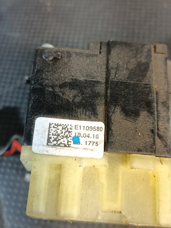 Comutador Manetes (Piscas e Escovas) RENAULT E1109580
