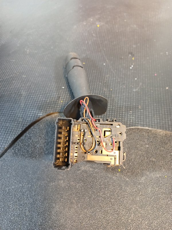 Comutador Manetes (Piscas e Escovas) RENAULT 8200328896