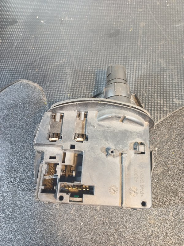 Comutador Manetes (Piscas e Escovas) RENAULT 88103009438