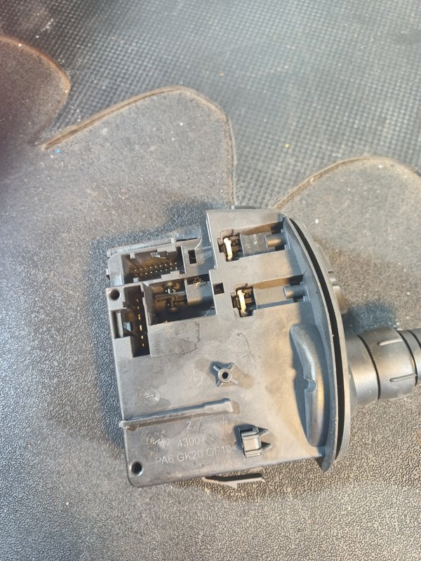 Comutador Manetes (Piscas e Escovas) RENAULT 88103009068