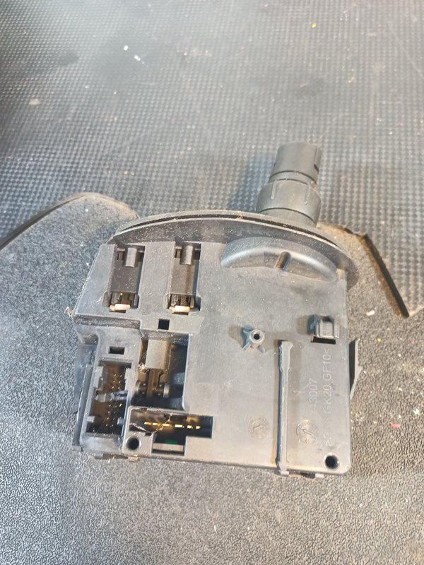 Comutador Manetes (Piscas e Escovas) RENAULT 88103003105