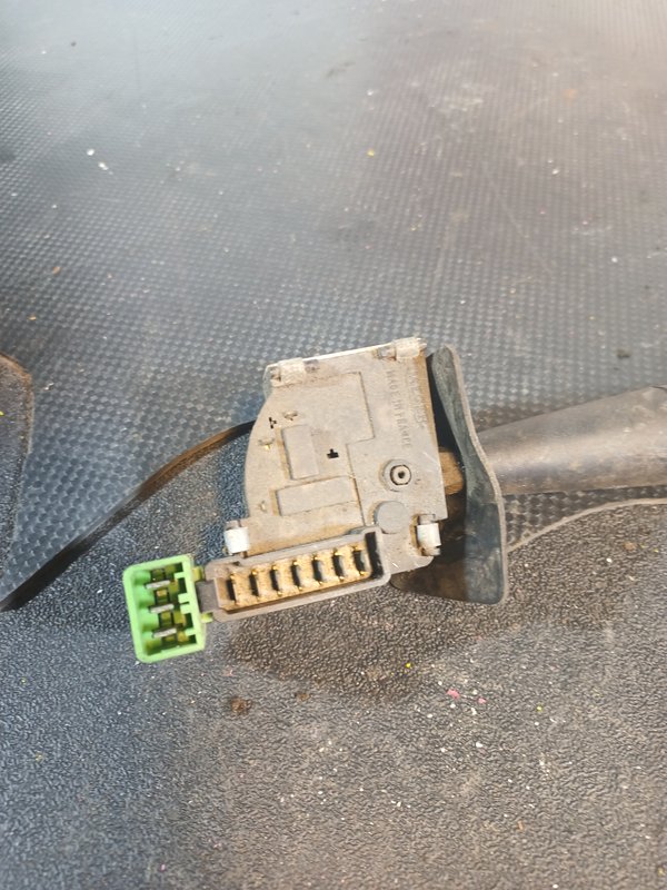 Comutador Manetes (Piscas e Escovas) PEUGEOT 9753275580