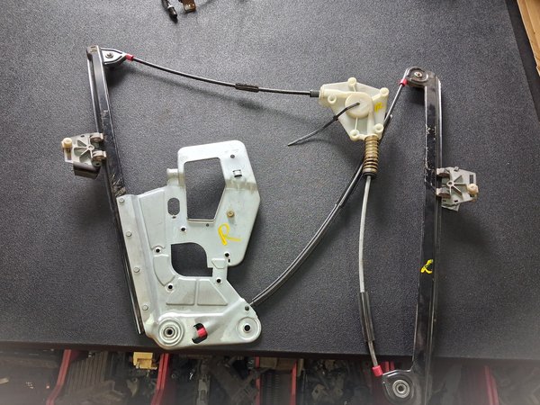 Elevador Direito BMW E39 51338252394