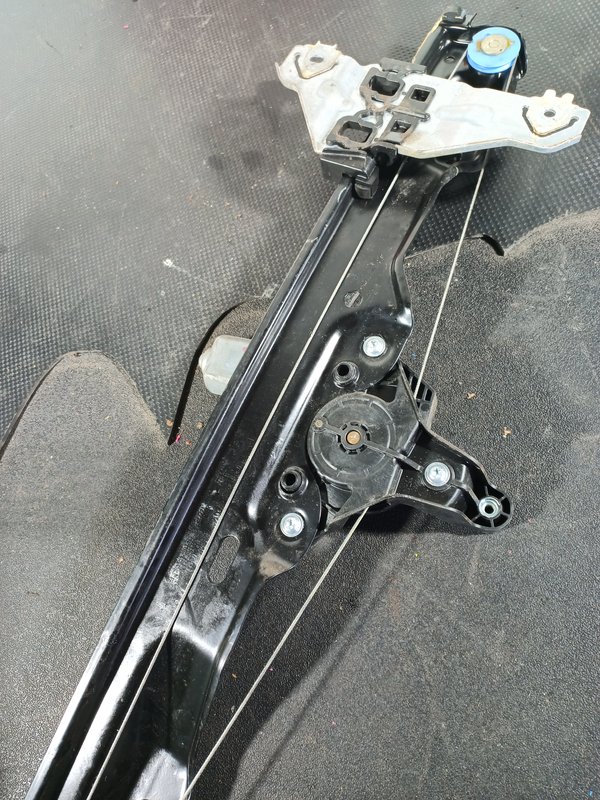 Elevador NISSAN QASHQUAI II 807004EA0D