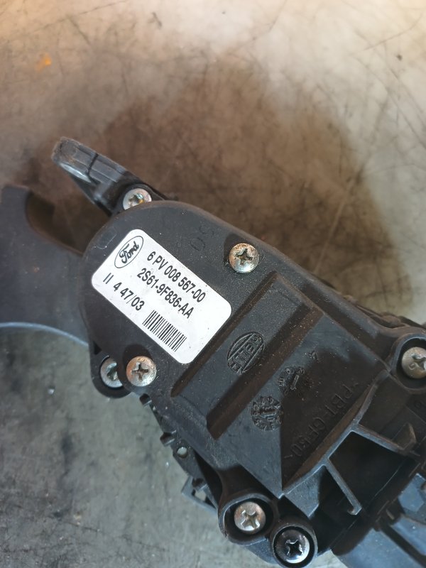 Pedal Acelerador FORD 2S619F836AA
