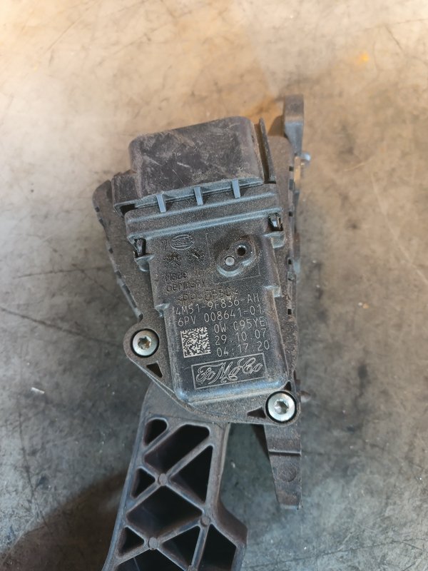 Pedal Acelerador FORD FOCUS II 4M519F836AH