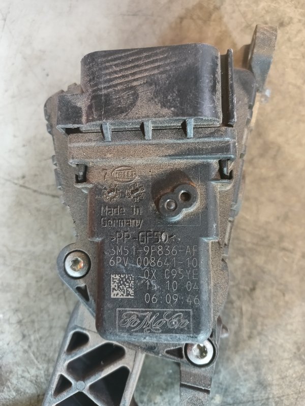 Pedal Acelerador FORD FOCUS II 4M519F836AF