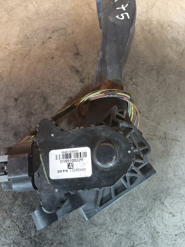 Pedal Acelerador OPEL 13252885