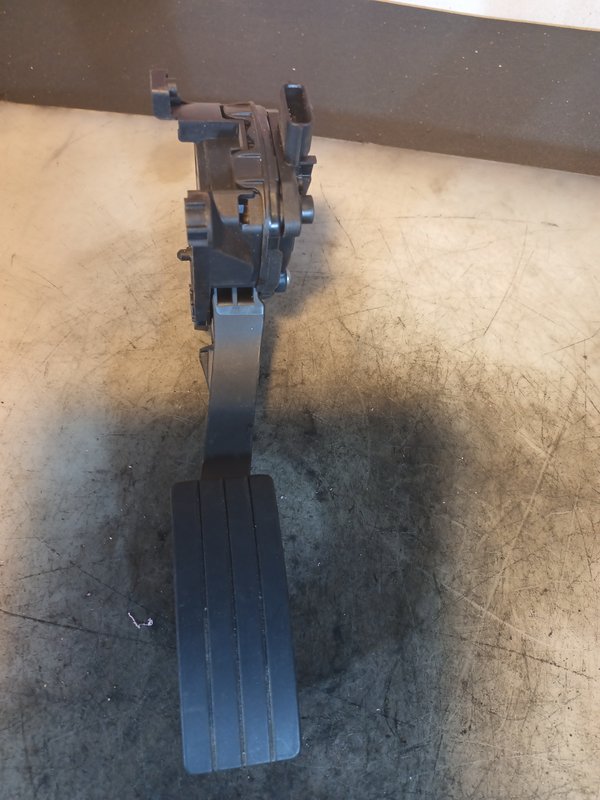 Pedal Acelerador RENAULT 180023357RB