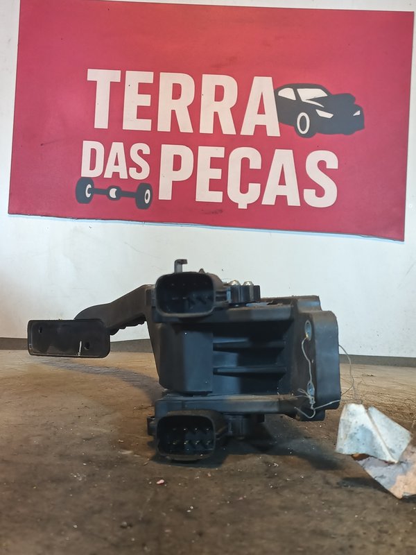 Pedal Acelerador Aston Martin 8D339F836AB