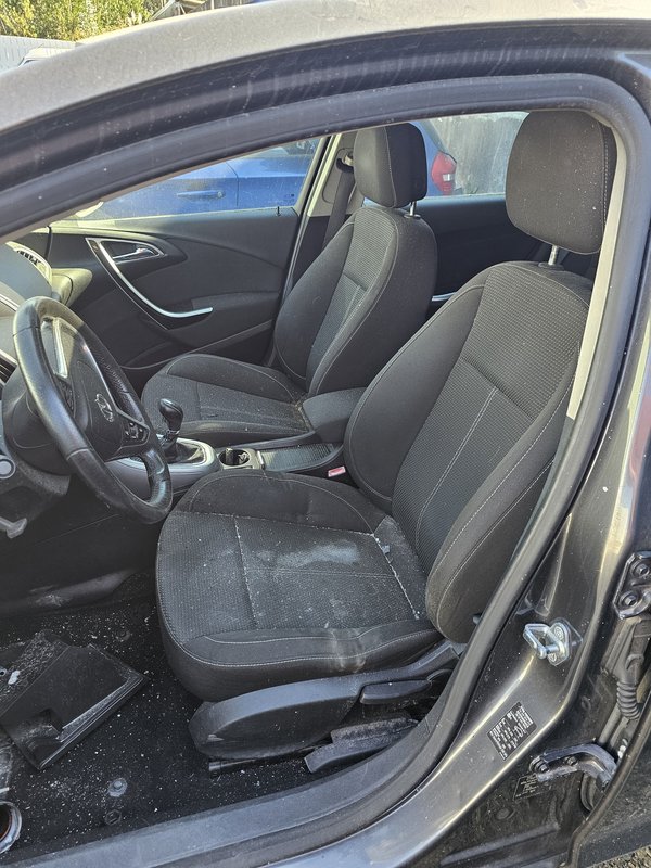 Interior Opel Astra J