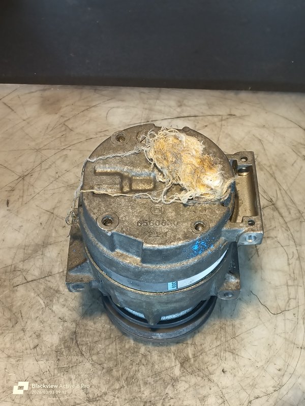 Compressor AC Renault 1.9 DCI 7700105765