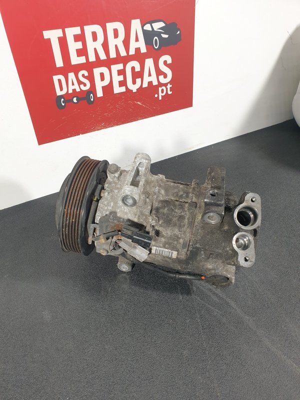 Compressor Ar condicionado RENAULT 1.5 DCI 926004EA0A
