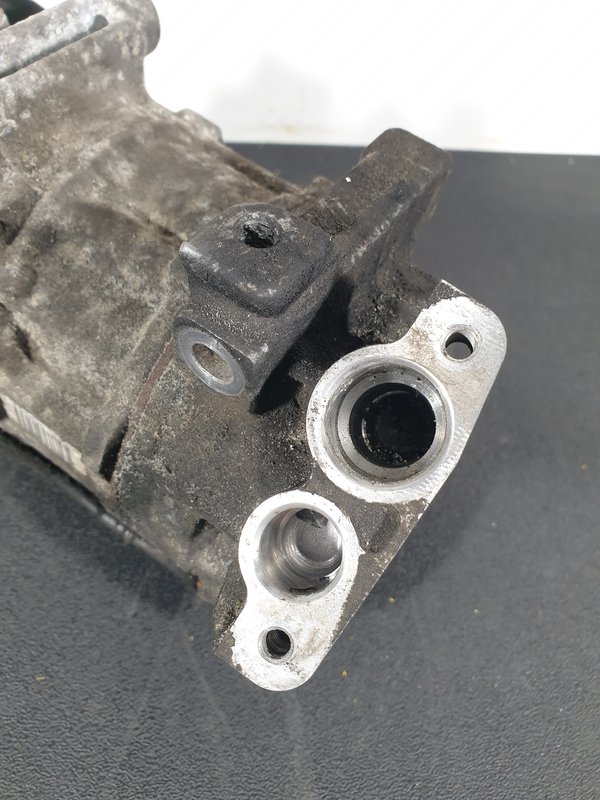 Compressor Ar condicionado RENAULT 1.5 DCI 926004EA0A