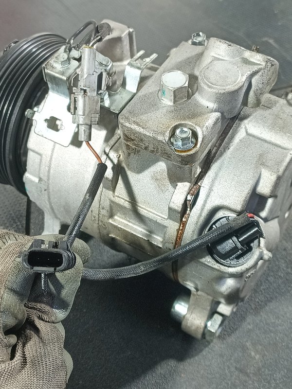 Compressor Ar condicionado BMW S5 F11 5R 6805070 PRETA