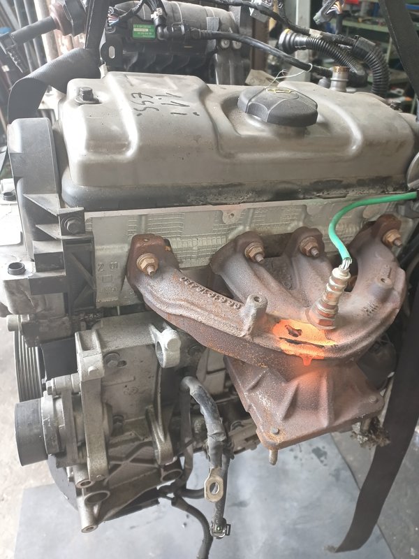 Motor PSA 1.1i. HFX