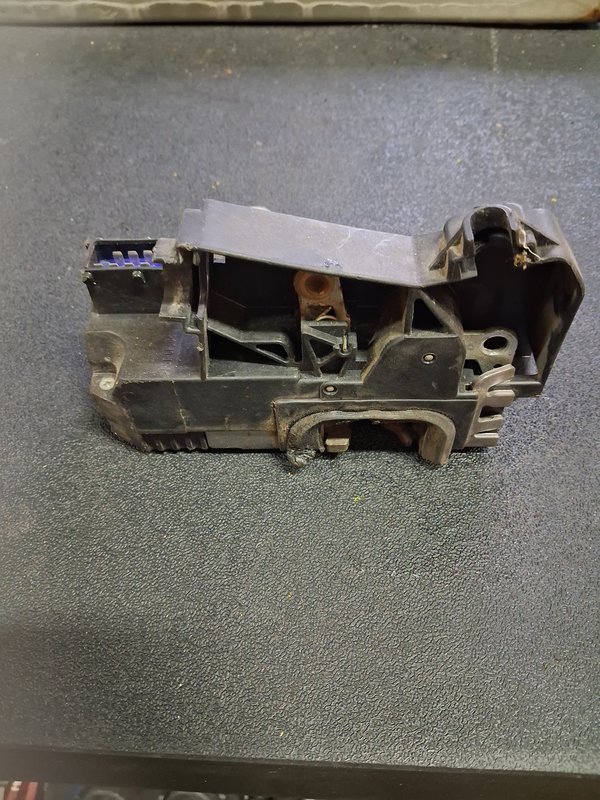 Fecho Opel Corsa C Frente Esquerdo 24434884