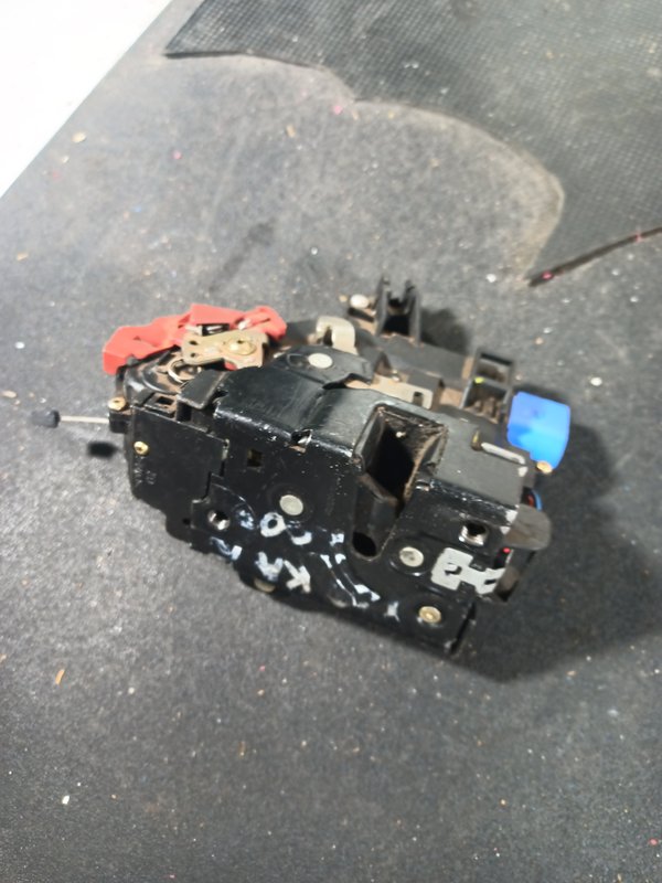 Fecho Porta VW GOLF V FRENTE ESQUERDA 3D1837015