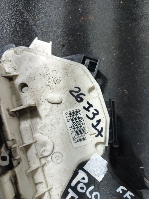 Fecho Porta VW POLO V FRENTE ESQUERDA 5K1837015D