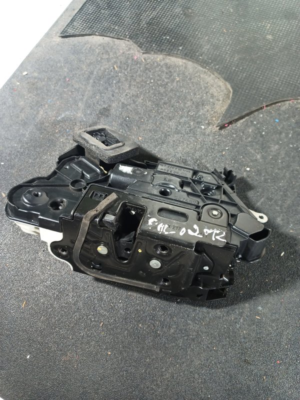 Fecho Porta VW POLO V FRENTE ESQUERDA 5K1837015D