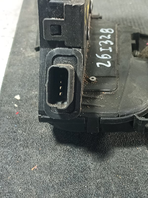 Fecho Porta RENAULT CLIO IV FRENTE ESQUERDA 805011929R