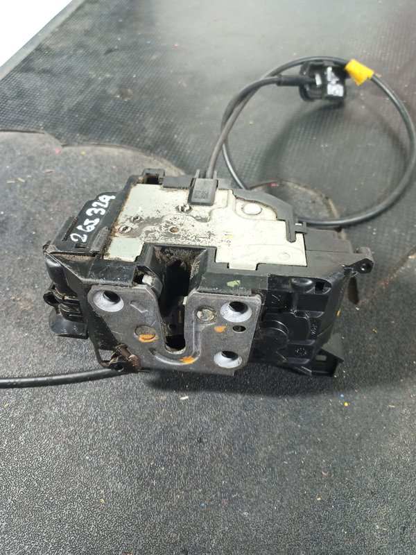 Fecho Porta RENAULT KANGOO II FRENTE ESQUERDA 8200497579D