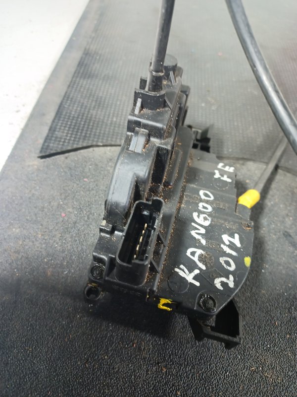 Fecho Porta RENAULT KANGOO II FRENTE ESQUERDA 8200497579D