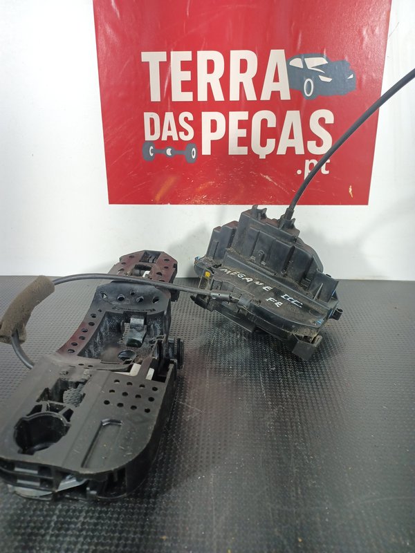 Fecho Porta RENAULT MEGANE III FRENTE DIREITA 805020001RA
