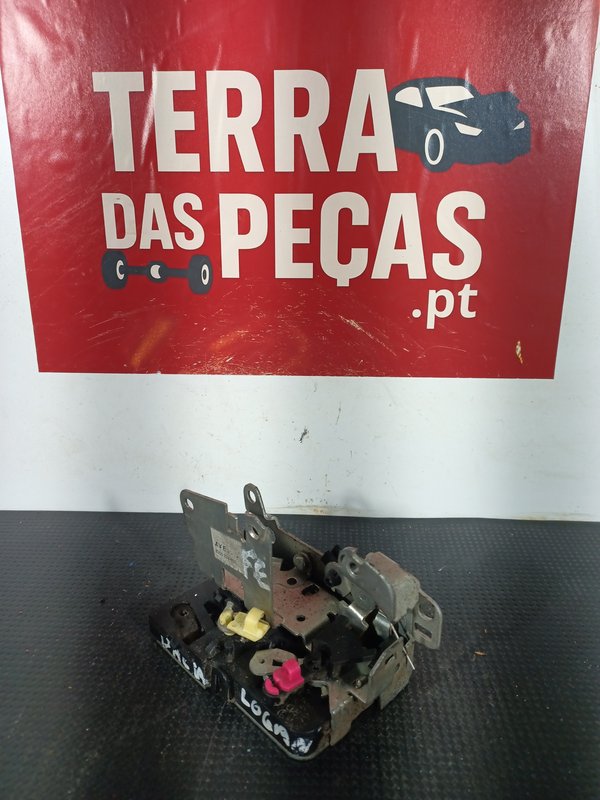 Fecho Porta DACIA LOGAN I FRENTE ESQUERDA 8200928452