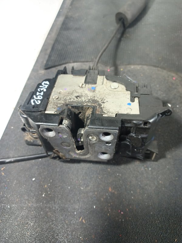 Fecho Porta RENAULT MEGANE III FRENTE ESQ 805030001RA