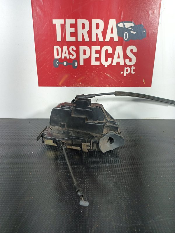 Fecho Porta RENAULT LAGUNA II FRENTE ESQ 000661/Z98