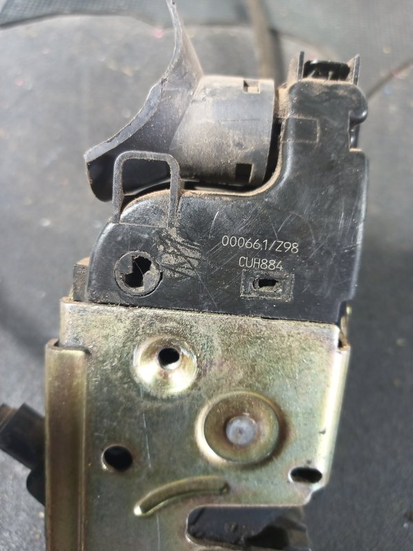 Fecho Porta RENAULT LAGUNA II FRENTE ESQ 000661/Z98