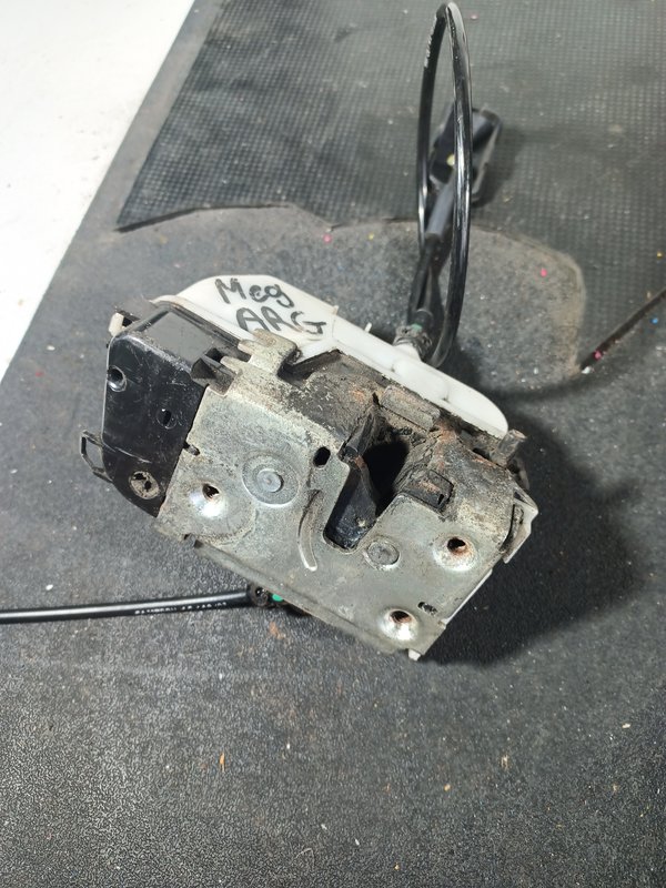 Fecho Porta RENAULT MEGANE II TRAZ ESQUERDA 8200212466
