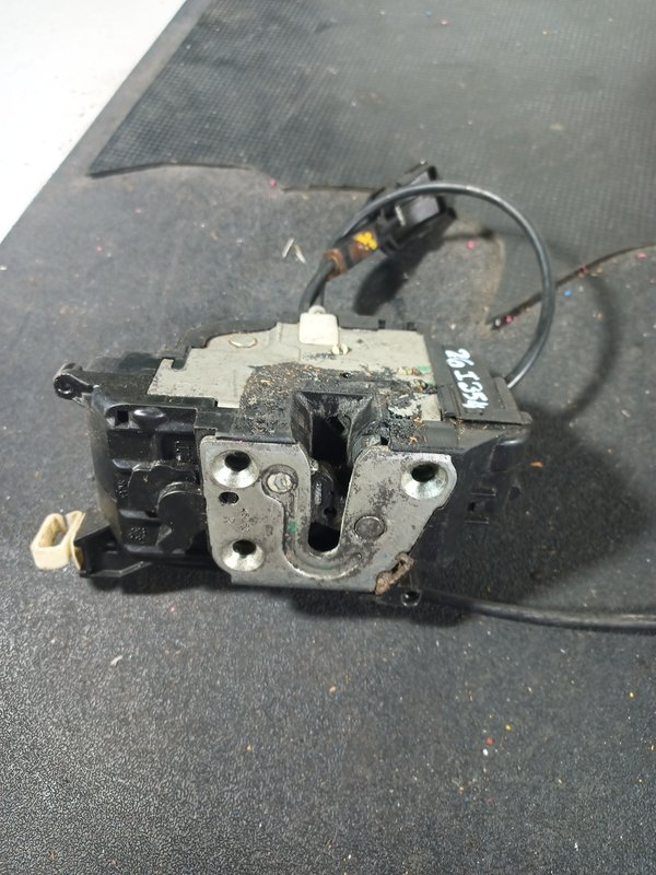 Fecho Porta RENAULT CLIO III FRENTE DIREITO 300125C