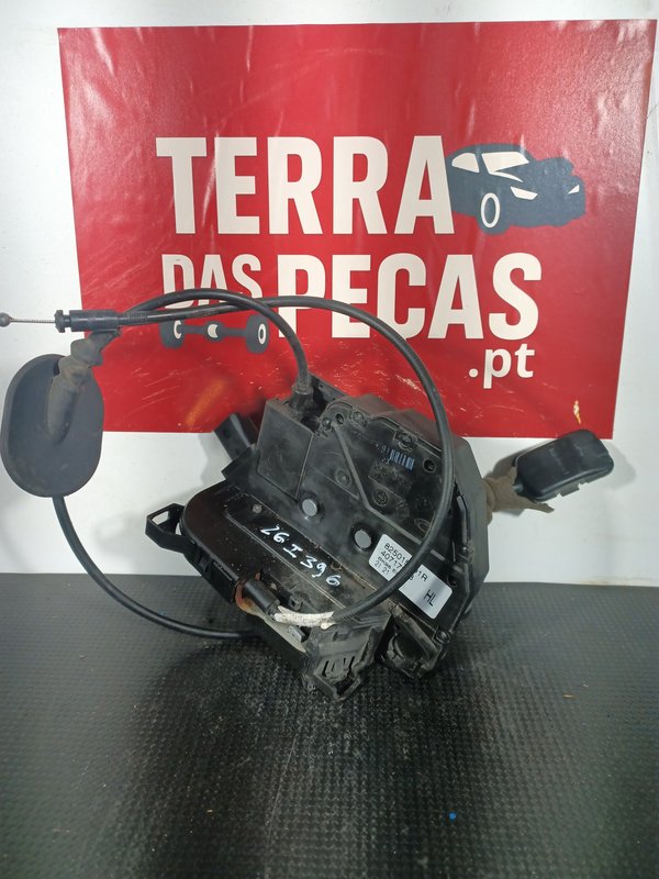 Fecho Porta RENAULT CLIO IV TRAZ ESQUERDA 825015591R
