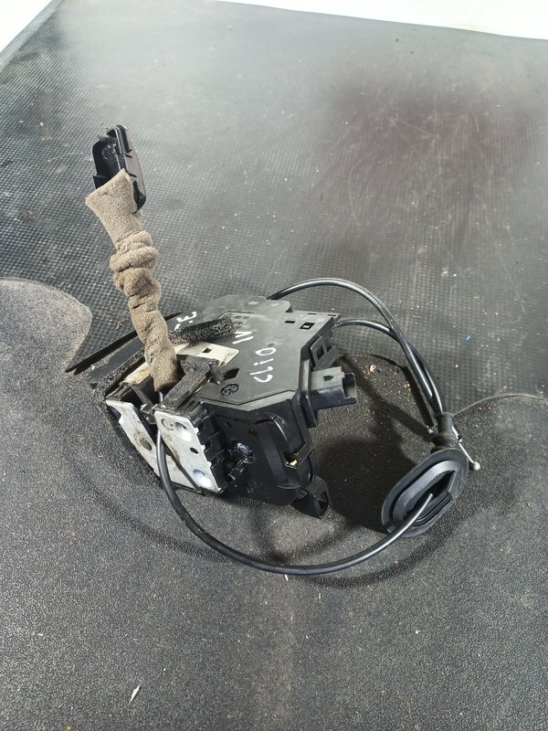 Fecho Porta RENAULT CLIO IV TRAZ ESQUERDA 825015591R
