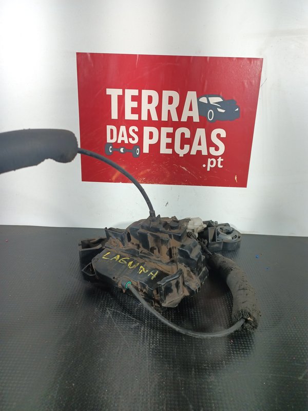 Fecho Porta RENAULT LAGUNA III TRAZ ESQUERDA 825010003RC