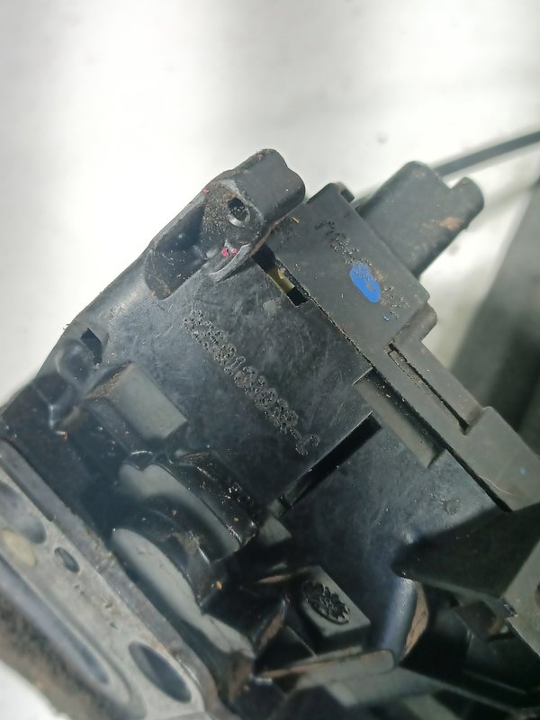 Fecho Porta RENAULT LAGUNA III TRAZ ESQUERDA 825010003RC
