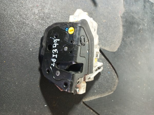 Fecho Porta AUDI A4 B7 TRAZ ESQUERDA 8E0839015AA