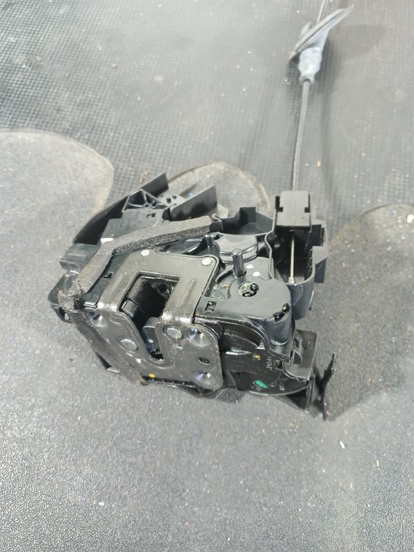 Fecho Porta RENAULT Scenic IV TRAZ ESQ 825038866R