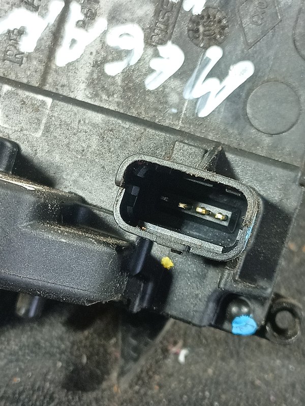 Fecho Porta RENAULT MEGANE III TRAZ ESQUERDA 825030001RA