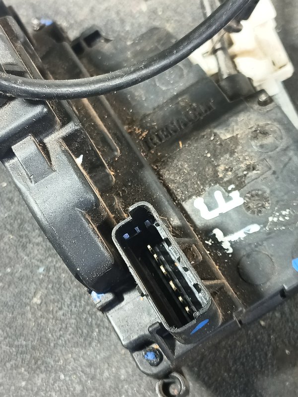 Fecho Porta RENAULT CLIO III TRAZ ESQUERDA 299159F
