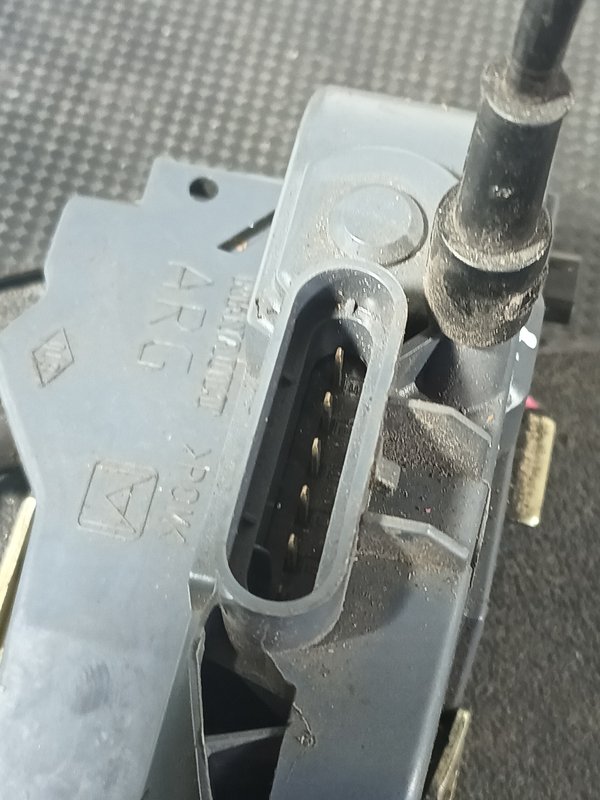 Fecho Porta RENAULT LAGUNA II TRAZ ESQUERDA 009152