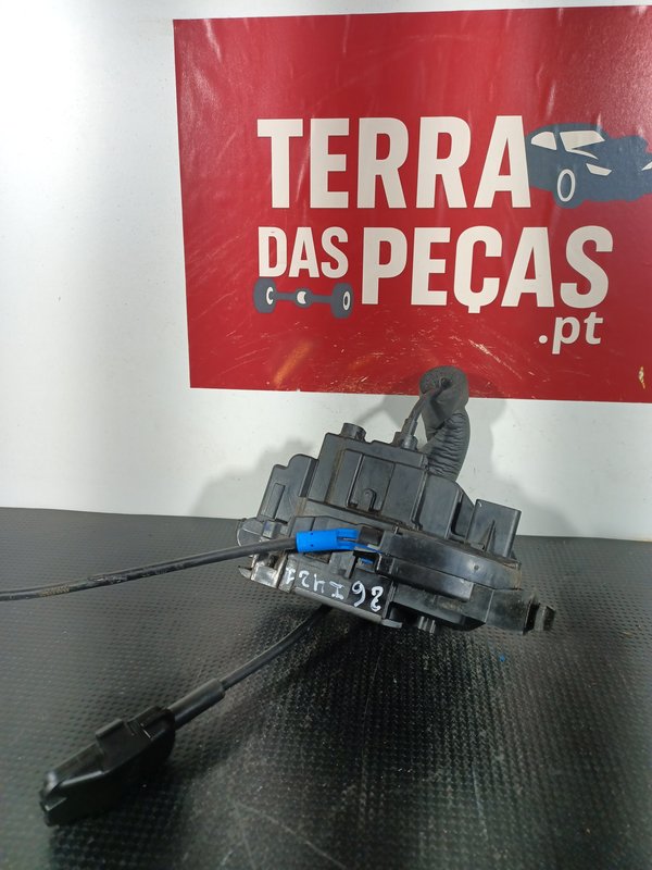 Fecho Porta RENAULT LAGUNA III FRENTE DIREITA 805000004RB