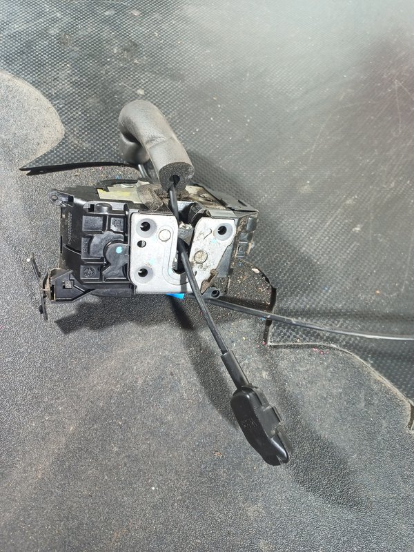 Fecho Porta RENAULT LAGUNA III FRENTE DIREITA 805000004RB