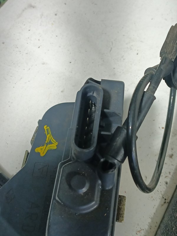 Fecho Porta RENAULT LAGUNA II TRAZ DIREITA 009153Z98
