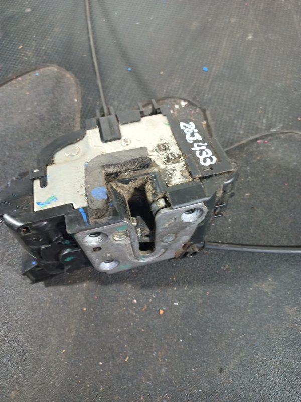 Fecho Porta RENAULT CLIO III FRENTE DIREITO 300127F