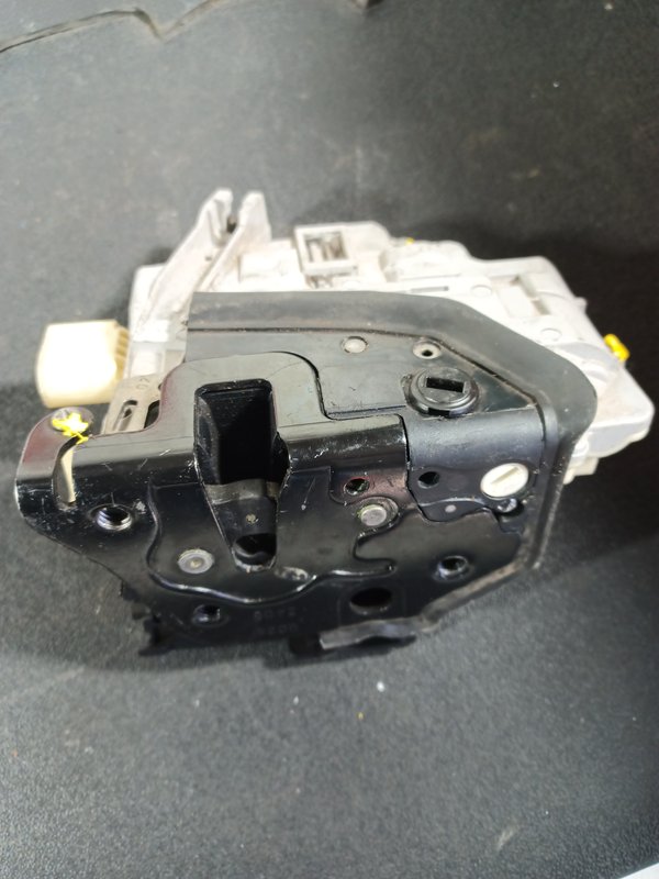 Fecho Porta VW passat b6 traseira direito 3C4839016A